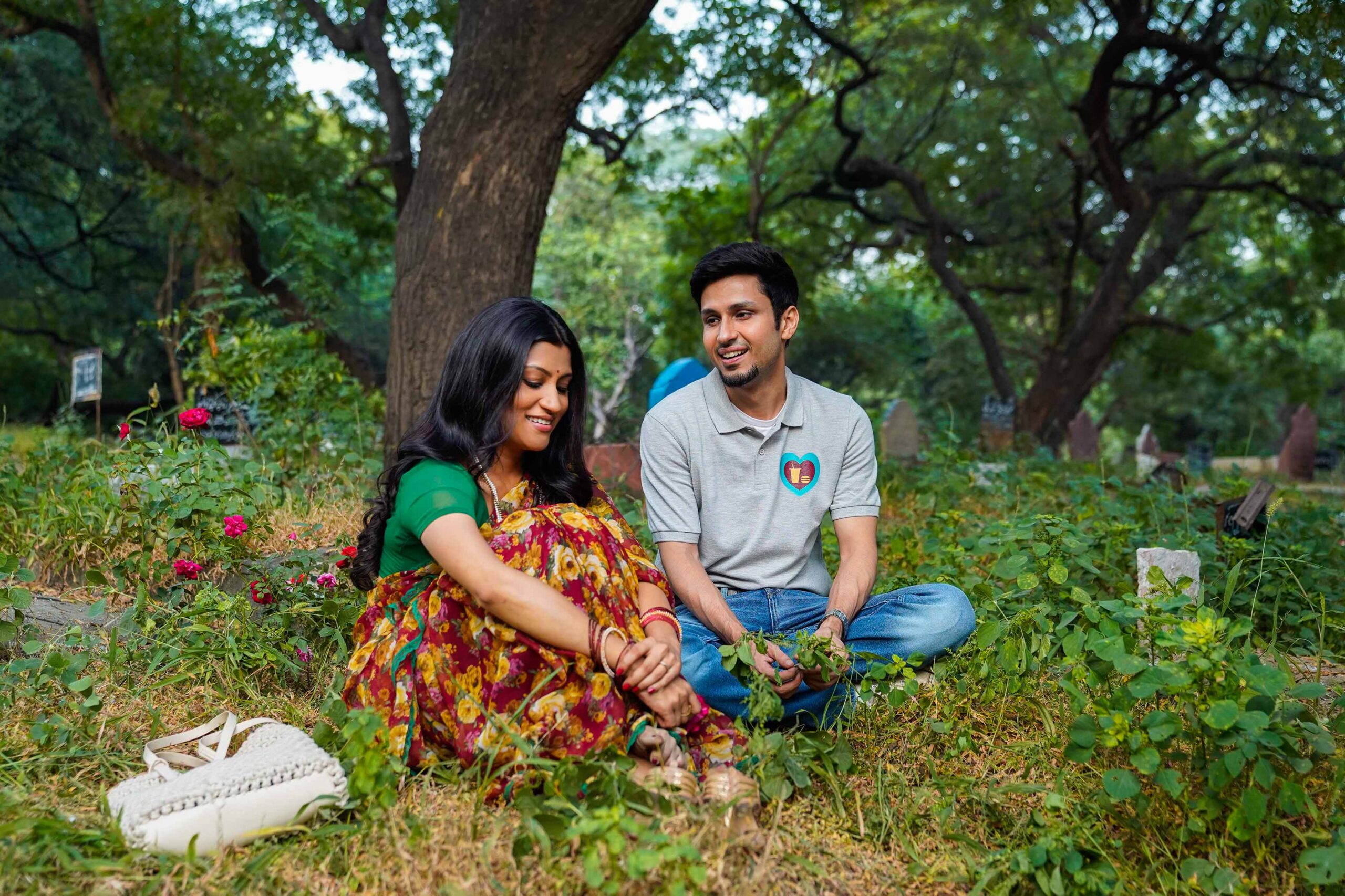 Konkona Sen Sharma and Amol Parashar in Dolly Kitty Aur Woh Chamakte Sitare