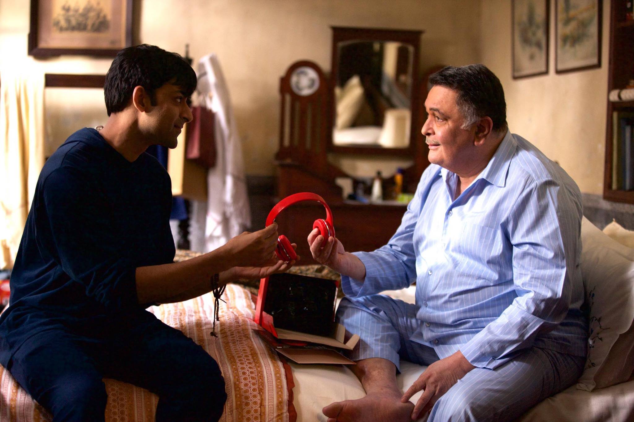 Anirudh Tanwar and Rishi Kapoor in Rajma Chawal