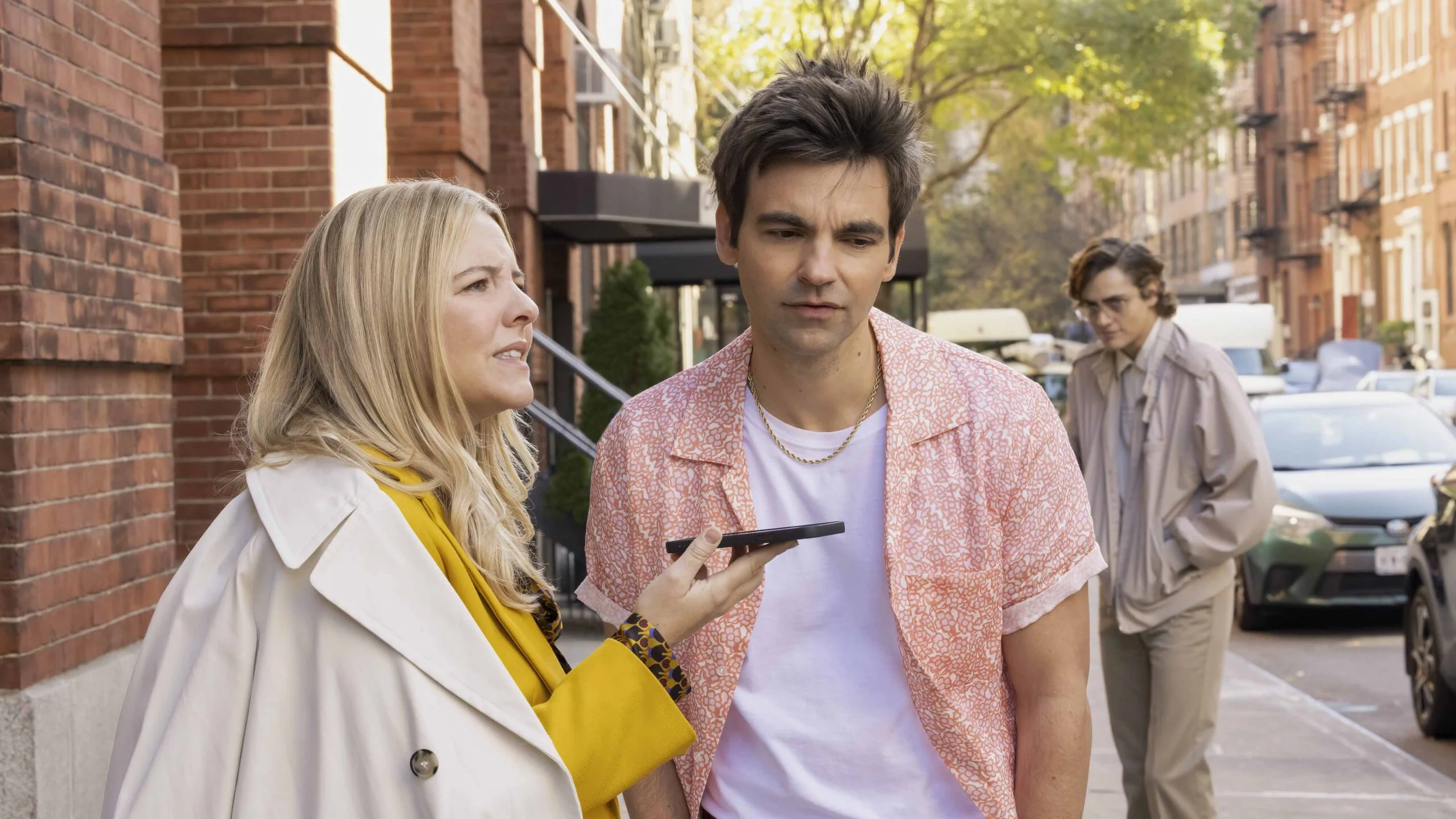 Heléne Yorke and Drew Tarver in The Other Two season 3