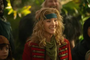 Lisa Kudrow as Penelope in Time Bandits 2024